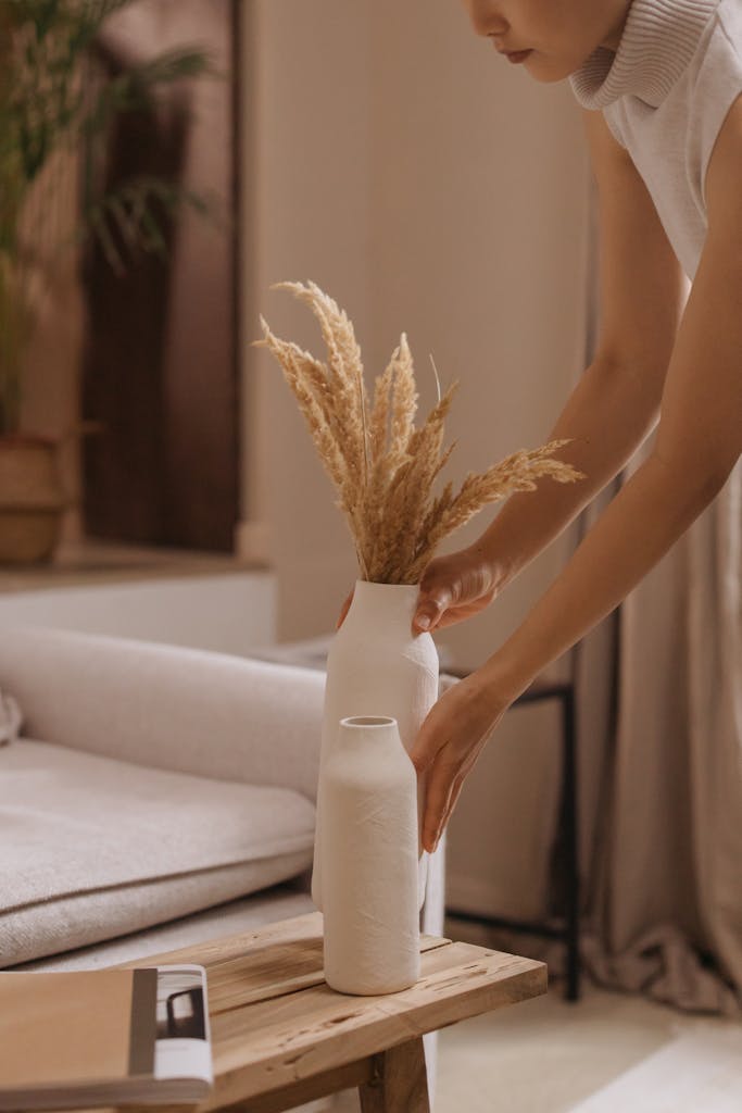 Serene indoor shot featuring a stylish pampas grass arrangement in a modern living room.